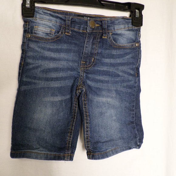 True Indigo Dark Wash Boys Size 5 Shorts Distressed - Picture 1 of 12